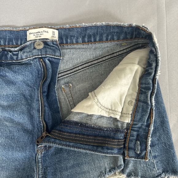 Abercrombie & Fitch Shorts Women's 30/10 The Mom Short High Rise Distressed - Picture 2 of 13